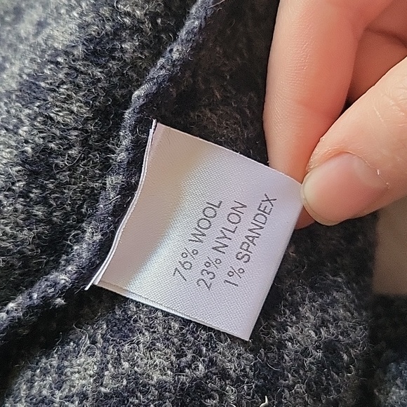 Loose Fit Wool Blend Cardigan - Picture 11 of 12